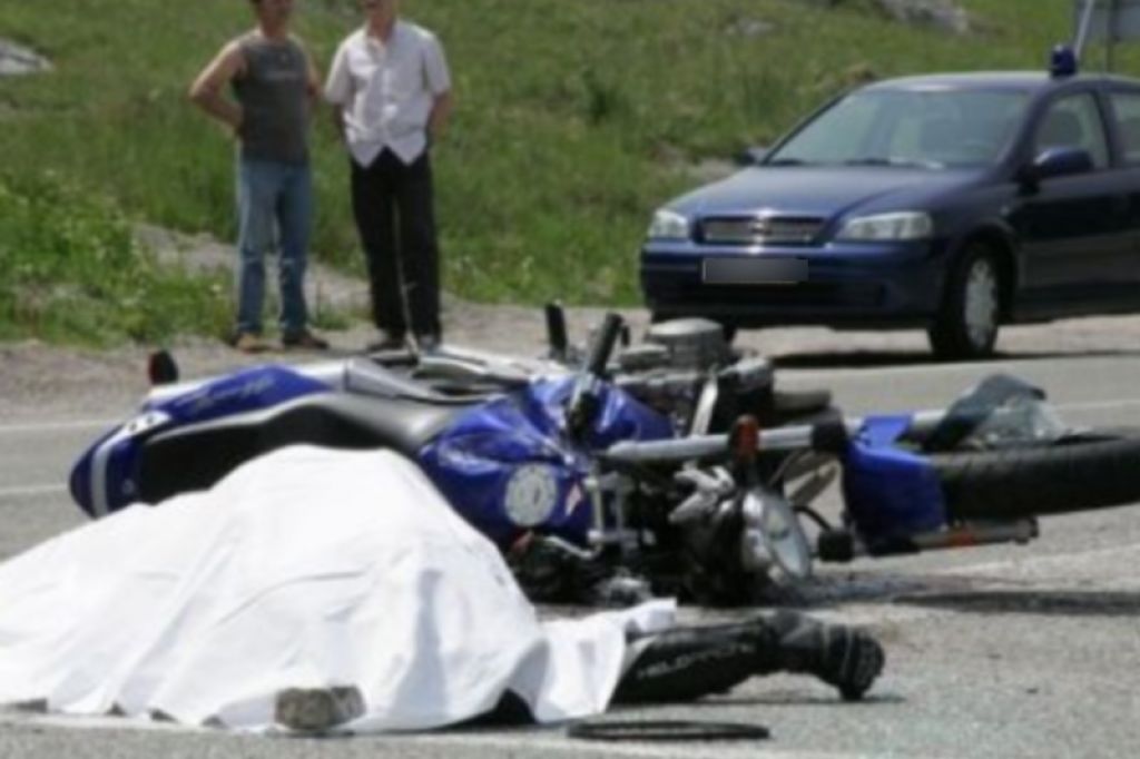 Grozna smrt motorista: vrglo ga je na obrežje Savinje